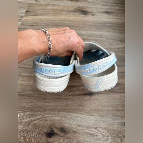 Crocs Unisex Classic Marbled Clog - Blue Calcite Size W-6 M-4 - Picture 7 of 10